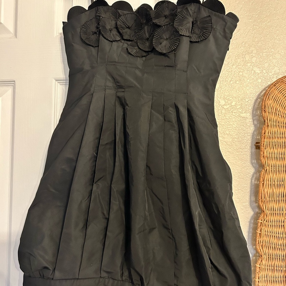 BCBGMaxAzria Black Pleated Strapless Dress